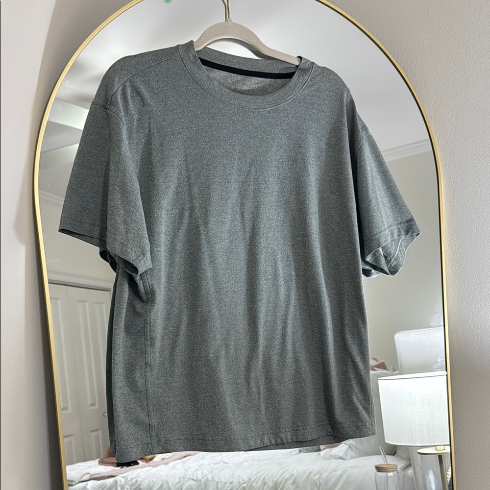 Lululemon Athletica Gray Short Sleeve Tee